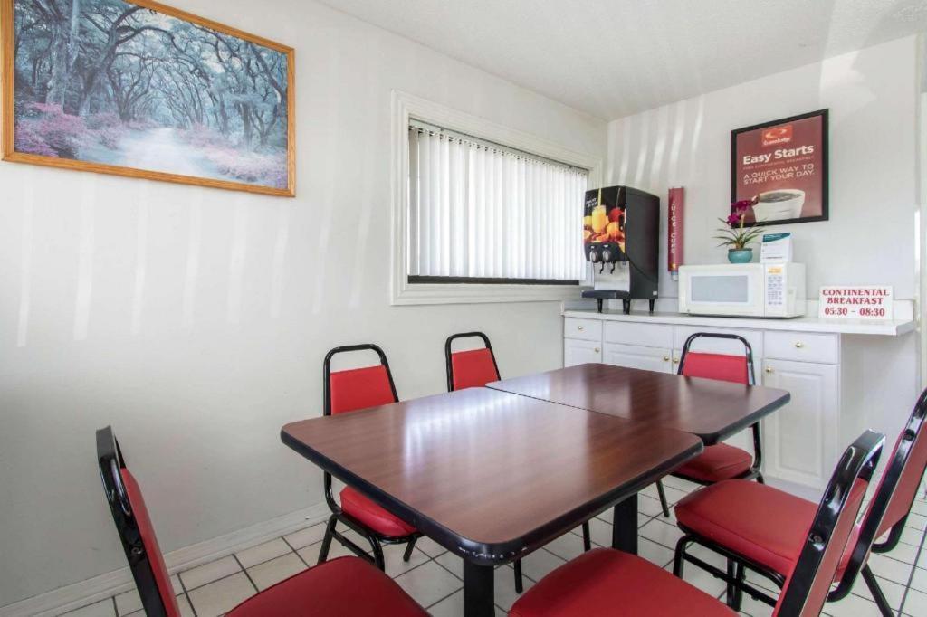 Econo Lodge Crestview Esterno foto