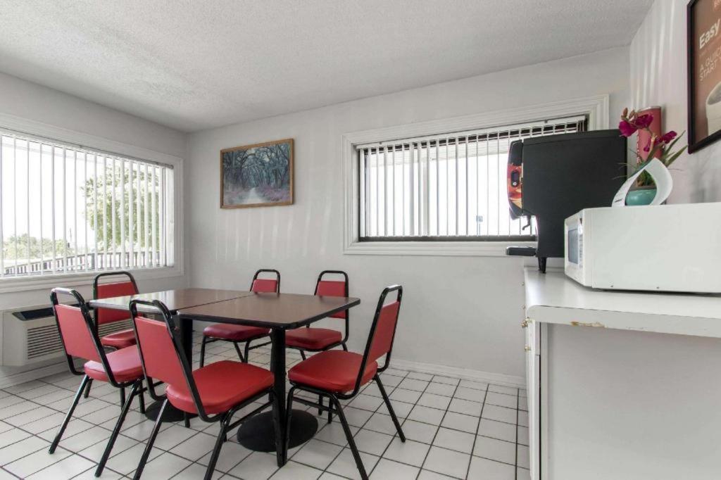 Econo Lodge Crestview Esterno foto